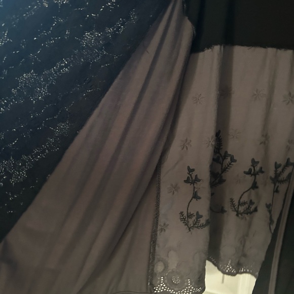 Radzoli lightweight shrug/jacket. Black/brown beautiful lace front & accent back - Picture 11 of 13